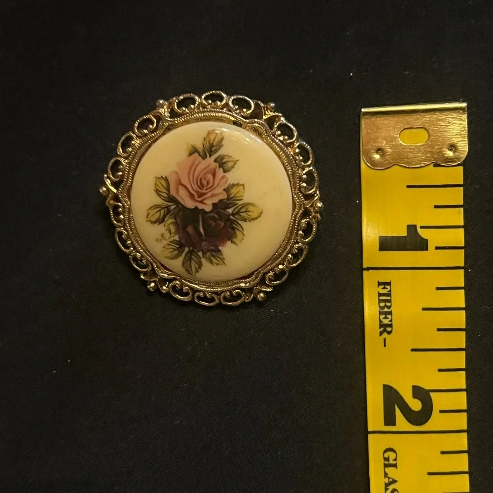 Vintage 1928 Gold Floral Brooch with Pink Roses